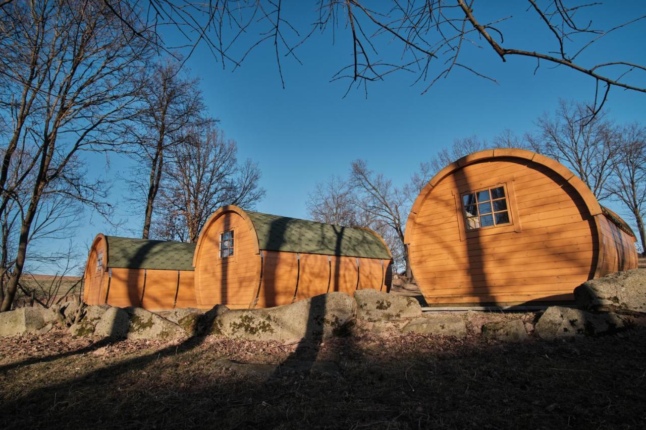 Viking Houses Strnadovsky Mlyn Jesenice  Экстерьер фото